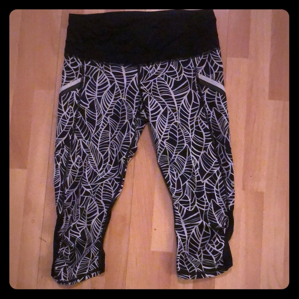 Like new! Cropped Lululemons!